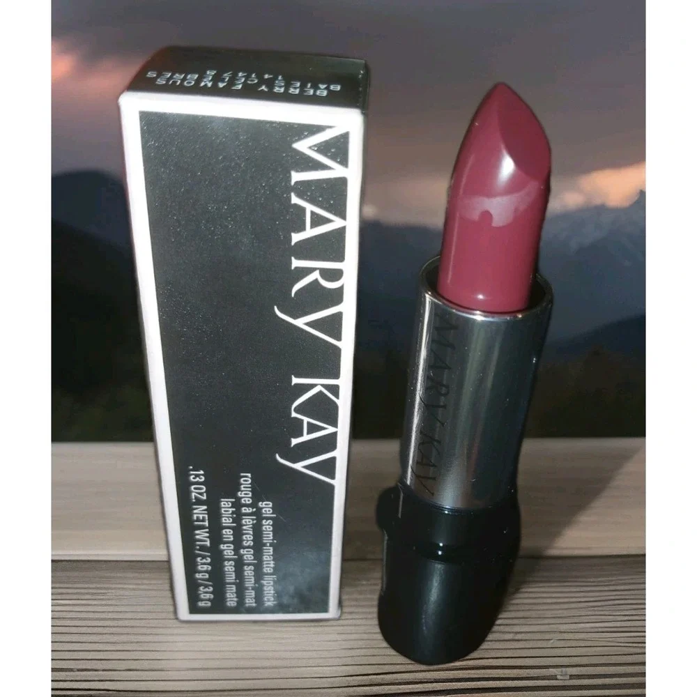 New In Box Mary Kay Gel Semi-Matte Lipstick Berry Famous Full Size